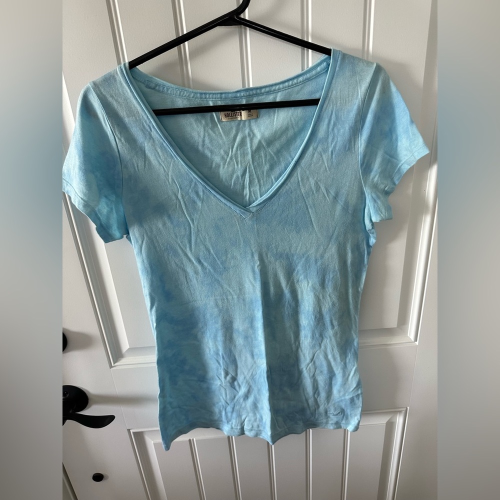 Hollister T shirt